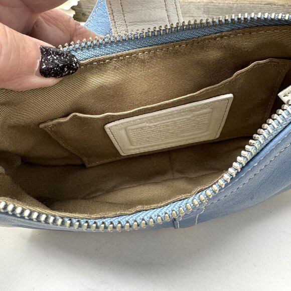 Coach Blue & White Leather Buckle Shoulder Bag With Zip Closure & Inner Pockets - Picture 6 of 9